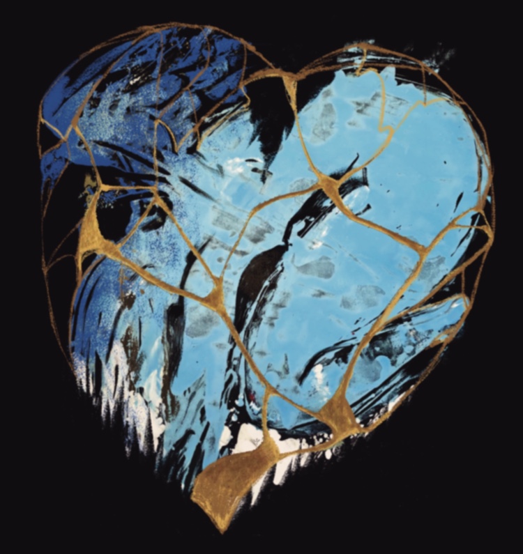 Heart motif in a kintsugi-inspired design