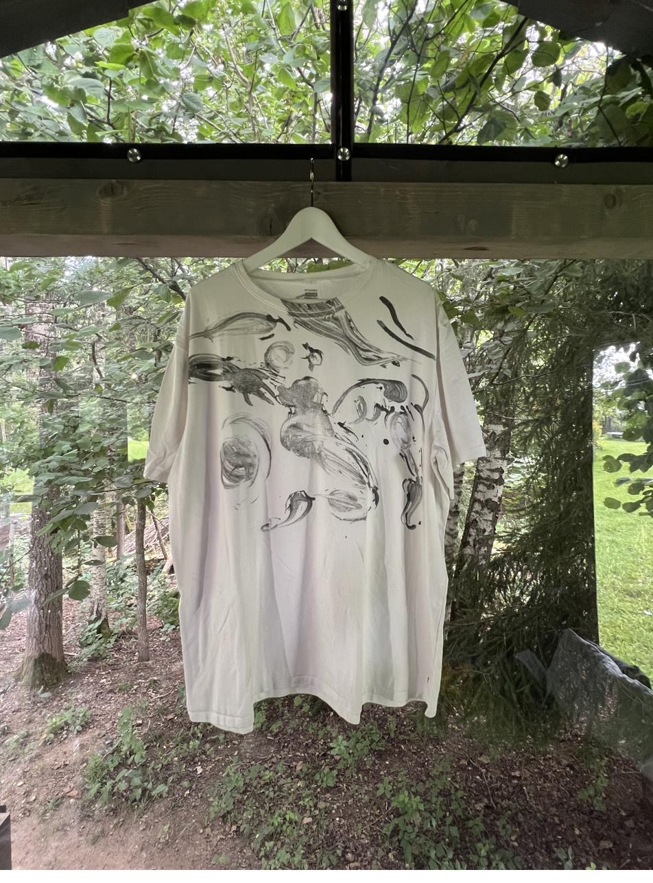 Monotype-printed t-shirt, hanging